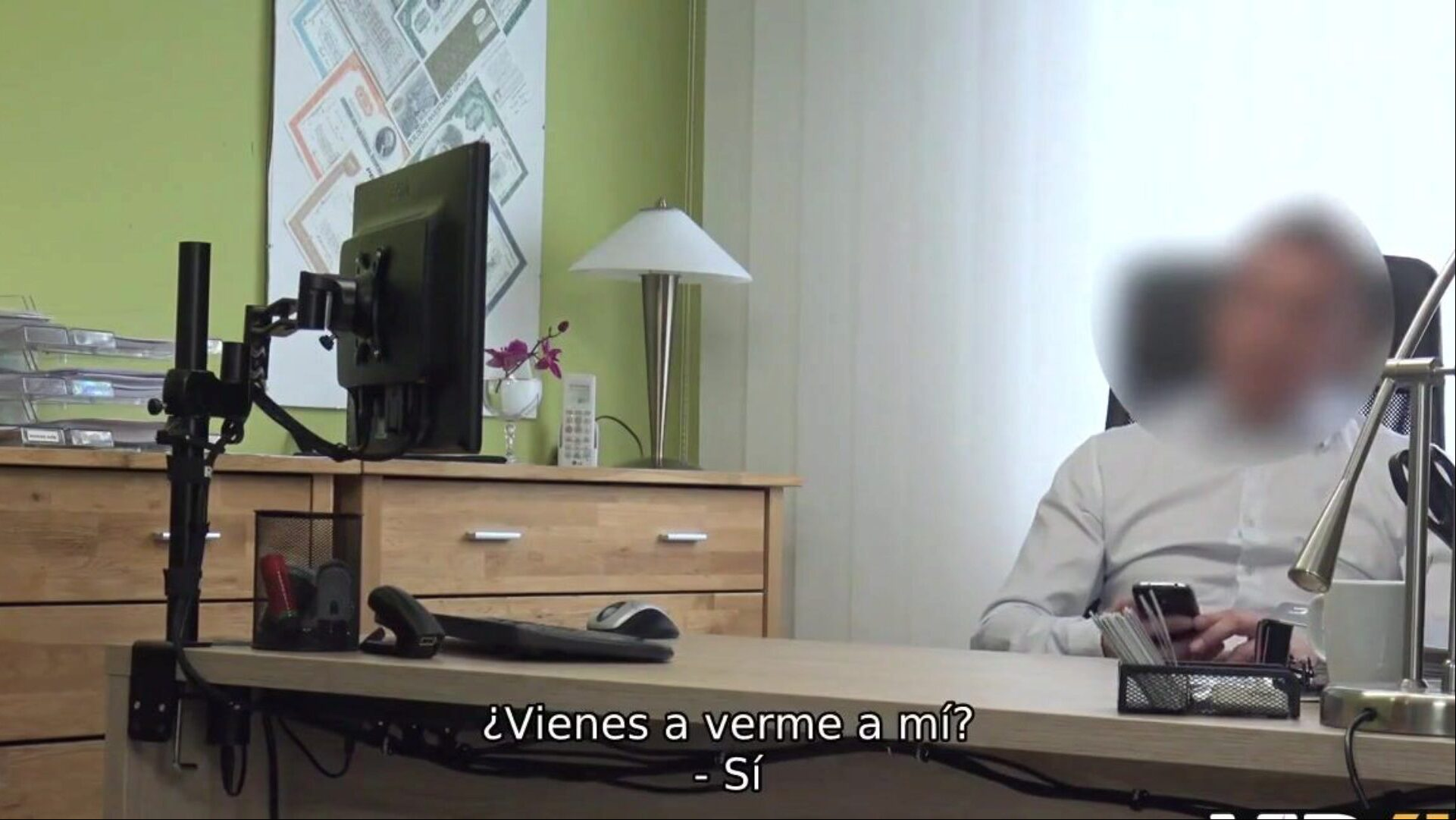 VIP4K. El trabajador de comida rápida necesita mucho efectivo para comenzar